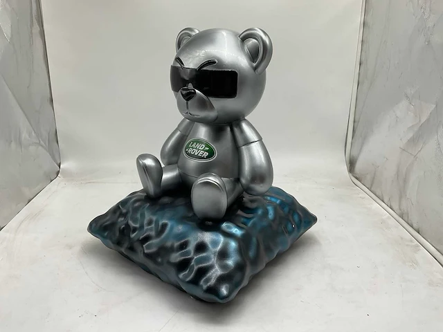 Landrover sculptuur - afbeelding 1 van  6