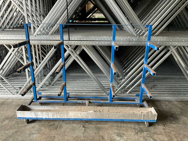 Langmateriaal transportbok 180x65x140cm - afbeelding 1 van  4