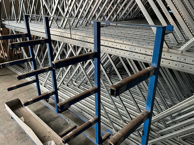 Langmateriaal transportbok 180x65x140cm - afbeelding 2 van  4