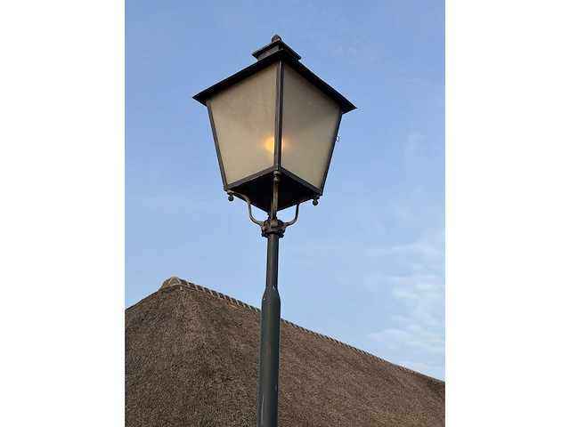 Lantaarnpaal met koperen windlicht (2x) - afbeelding 3 van  3