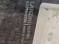 Lantaarnpaal voorzien van led lamp bouwlamp - afbeelding 4 van  4