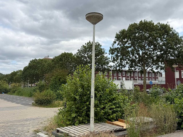 Lantaarnpaal - afbeelding 1 van  2