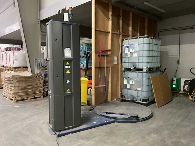 Lantech q300xt halfautomatische wikkelfoliemachine - afbeelding 1 van  12