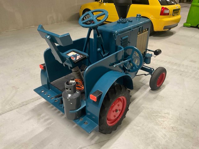 Lanz-bulldog kunstwerk oldtimer tractor - afbeelding 16 van  19