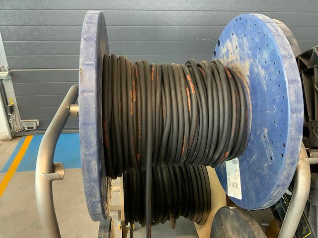 Lapp, draka lineax, ölflex krachtstroom kabel op verrijdbaar haspelrek - afbeelding 15 van  19