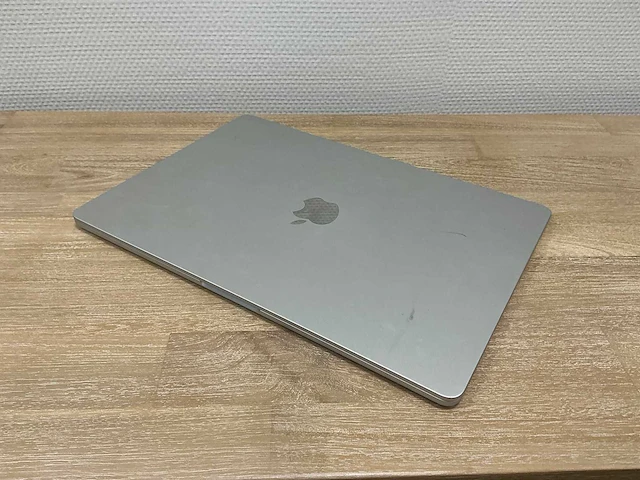 Laptop - apple inc. - mac16,13 - afbeelding 1 van  4