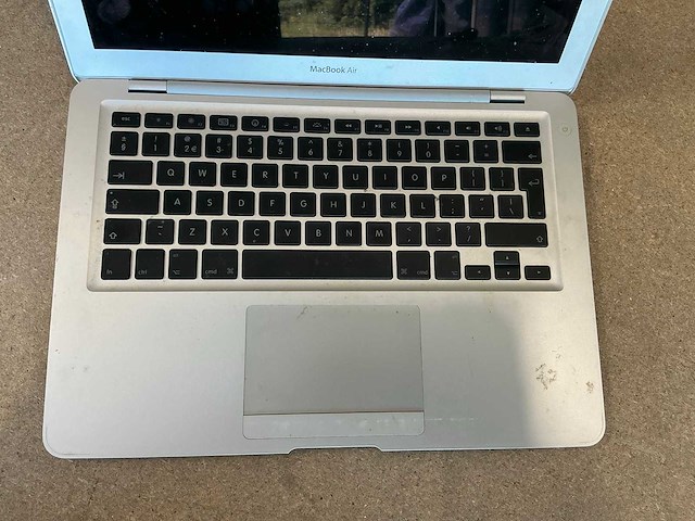Laptop - apple inc. - macbookair1,1 - afbeelding 1 van  4