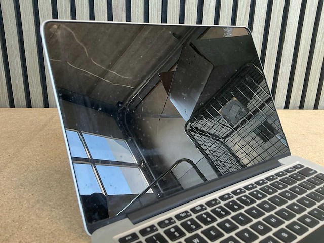 Laptop - apple inc. - macbookpro12,1 - afbeelding 3 van  6