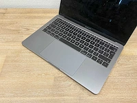 Laptop - apple inc. - macbookpro14,1 - afbeelding 3 van  4