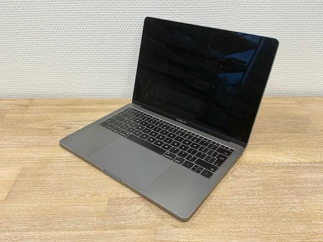 Laptop - apple inc. - macbookpro14,1 - afbeelding 2 van  4