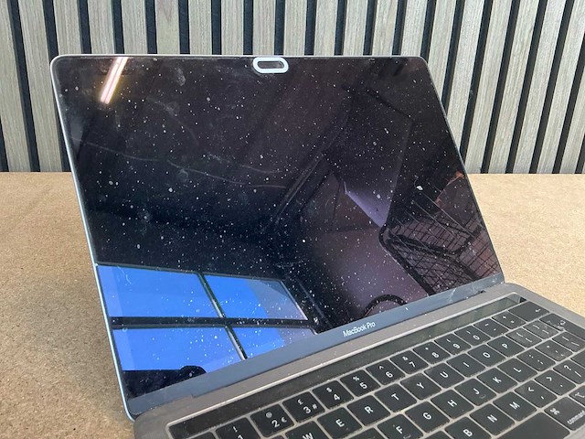 Laptop - apple inc. - macbookpro15,2 - afbeelding 3 van  6