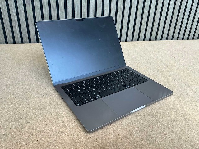 Laptop - apple inc. - macbookpro18,3 - afbeelding 1 van  6