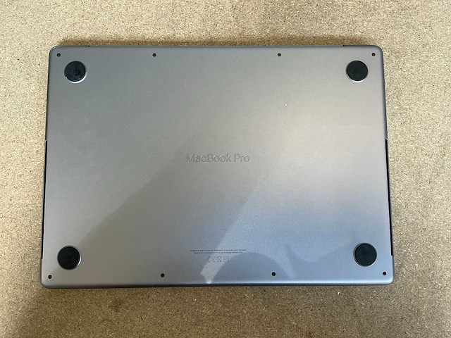 Laptop - apple inc. - macbookpro18,3 - afbeelding 5 van  6