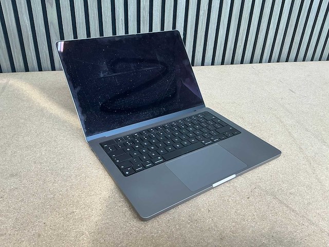 Laptop - apple inc. - macbookpro18,3 - afbeelding 1 van  3