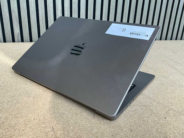 Laptop - apple inc. - macbookpro18,3 - afbeelding 3 van  3