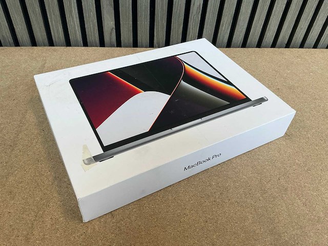 Laptop - apple inc. - macbookpro18,3 - afbeelding 7 van  7