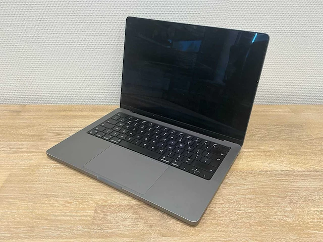 Laptop - apple inc. - macbookpro18,3 - afbeelding 2 van  4