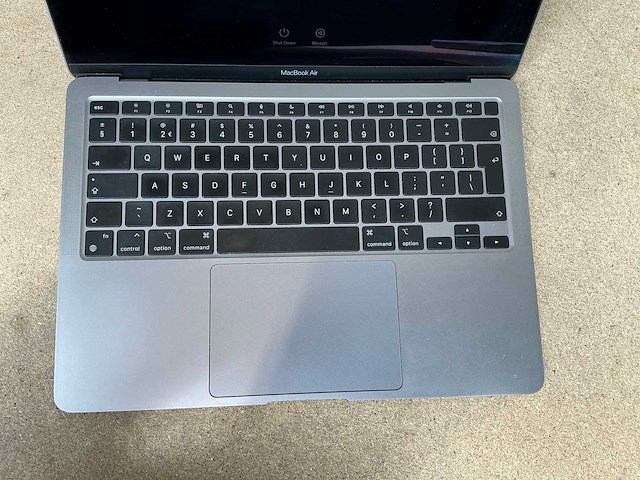 Laptop - apple inc. - mgn63n/a - afbeelding 2 van  6