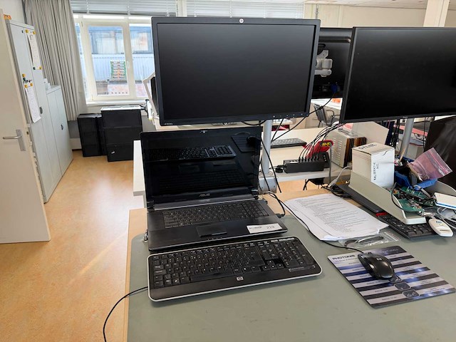 Laptop - asustek computer inc. - n73sv - afbeelding 1 van  6