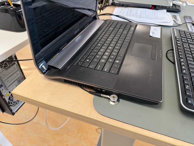 Laptop - asustek computer inc. - n73sv - afbeelding 5 van  6