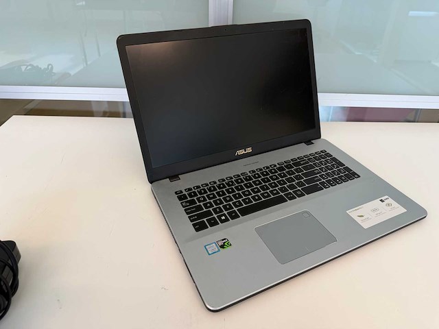 Laptop - asustek computer inc. - x705udr - afbeelding 1 van  9