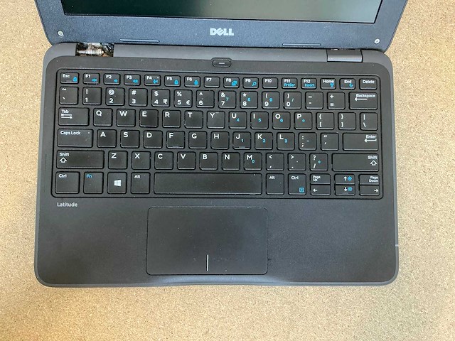 Laptop - dell inc. - latitude 3180 - afbeelding 2 van  3