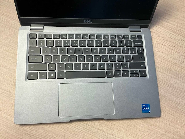 Laptop - dell inc. - latitude 5320 - afbeelding 2 van  8
