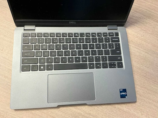 Laptop - dell inc. - latitude 5330 - afbeelding 2 van  8
