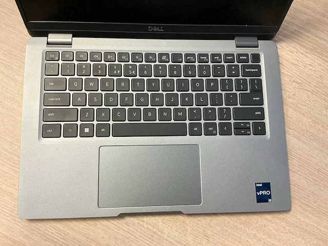 Laptop - dell inc. - latitude 5330 - afbeelding 2 van  8
