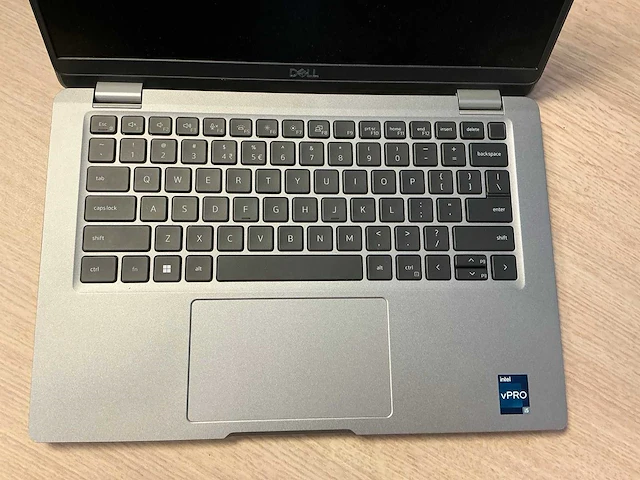 Laptop - dell inc. - latitude 5330 - afbeelding 1 van  8