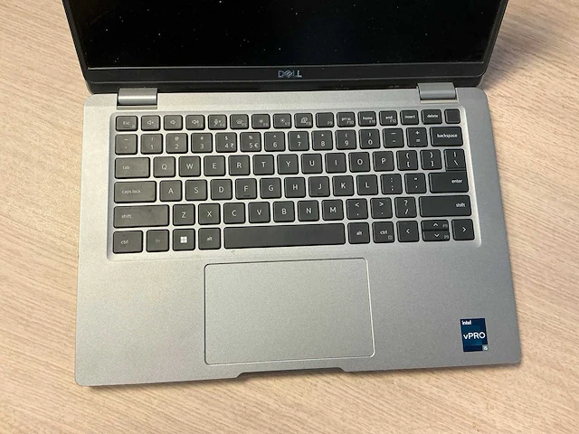 Laptop - dell inc. - latitude 5330 - afbeelding 1 van  7