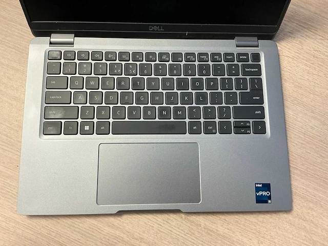 Laptop - dell inc. - latitude 5330 - afbeelding 2 van  8