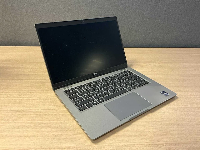 Laptop - dell inc. - latitude 5330 - afbeelding 1 van  8