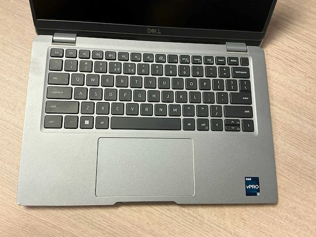 Laptop - dell inc. - latitude 5330 - afbeelding 2 van  7