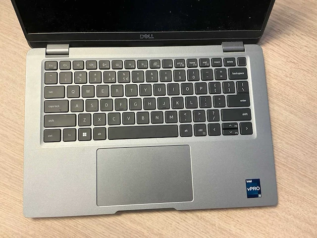 Laptop - dell inc. - latitude 5330 - afbeelding 2 van  8