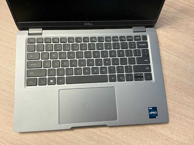 Laptop - dell inc. - latitude 5330 - afbeelding 2 van  8