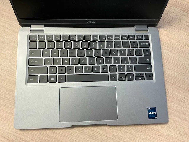 Laptop - dell inc. - latitude 5330 - afbeelding 1 van  8