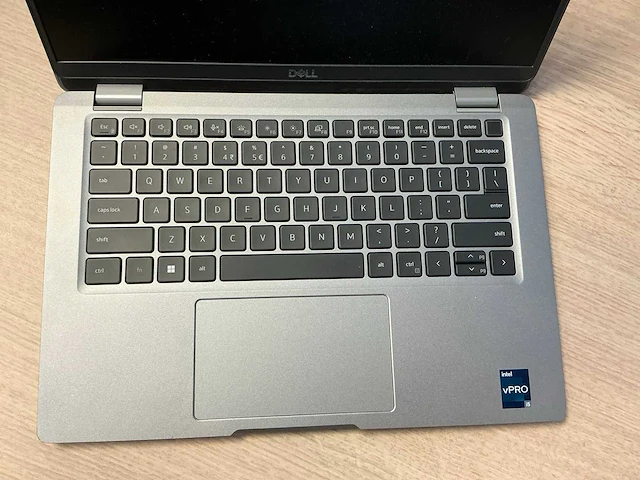 Laptop - dell inc. - latitude 5330 - afbeelding 2 van  8