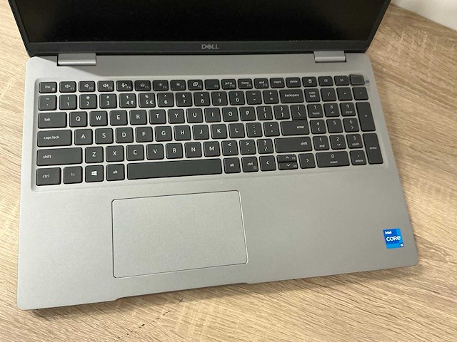 Laptop - dell inc. - latitude 5520 - afbeelding 2 van  7
