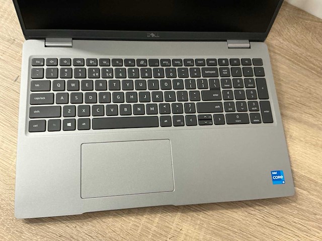 Laptop - dell inc. - latitude 5520 - afbeelding 2 van  7