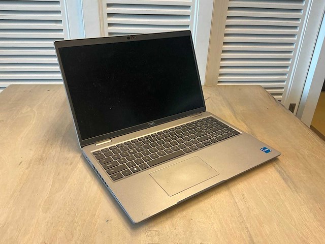 Laptop - dell inc. - latitude 5520 - afbeelding 1 van  8