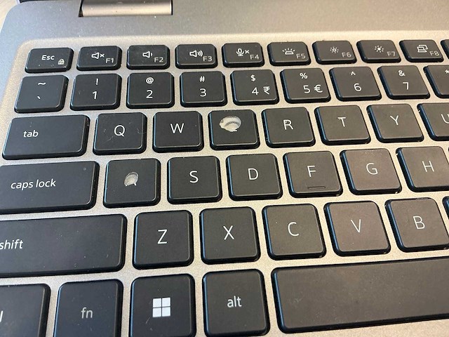 Laptop - dell inc. - latitude 5520 - afbeelding 3 van  8