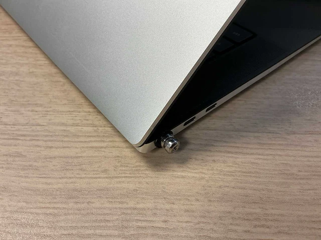 Laptop - dell inc. - xps 15 9520 - afbeelding 8 van  9