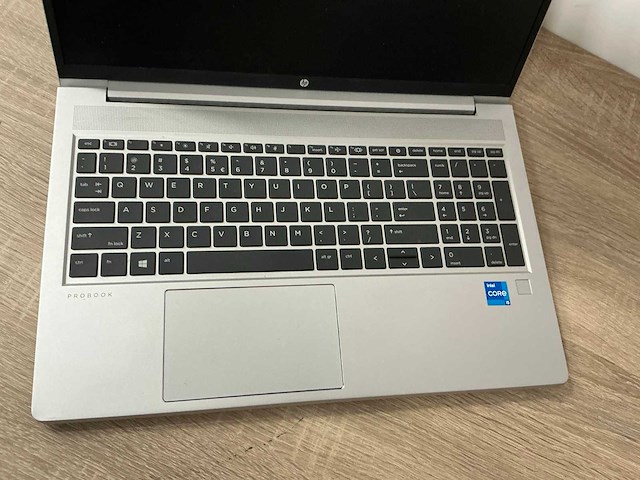 Laptop - hp - hp probook 450 g8 - afbeelding 2 van  6