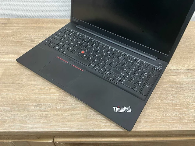 Laptop - lenovo - 20rd004hmh - afbeelding 3 van  4