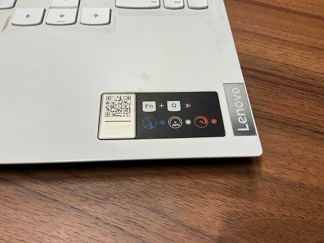 Laptop - lenovo - 82jq - afbeelding 4 van  9