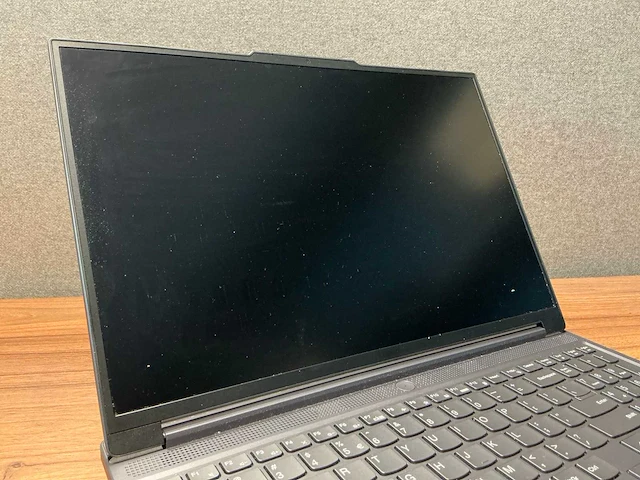 Laptop - lenovo - 82y9 - afbeelding 2 van  8