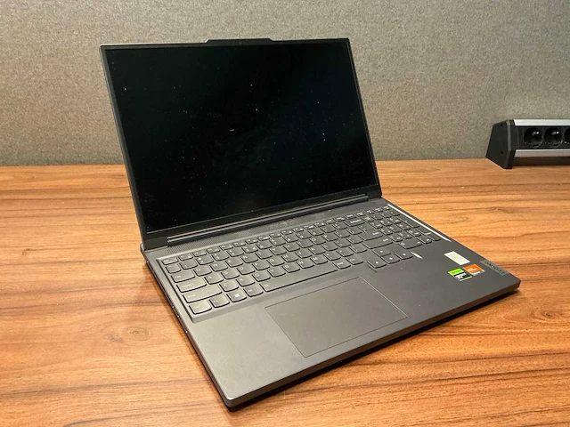 Laptop - lenovo - 82y9 - afbeelding 1 van  7