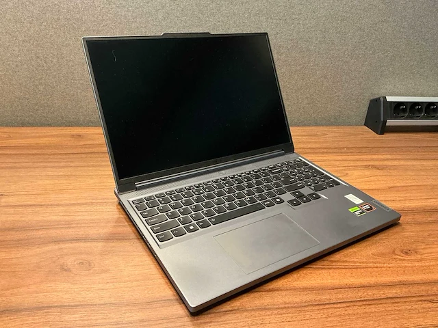 Laptop - lenovo - 83dh - afbeelding 1 van  8