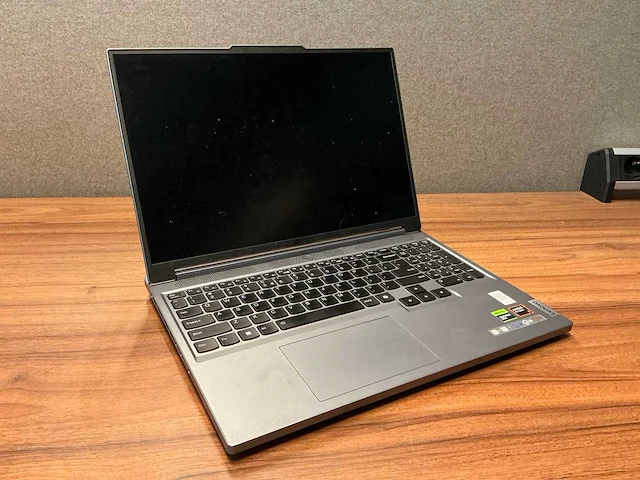 Laptop - lenovo - 83dh - afbeelding 1 van  9